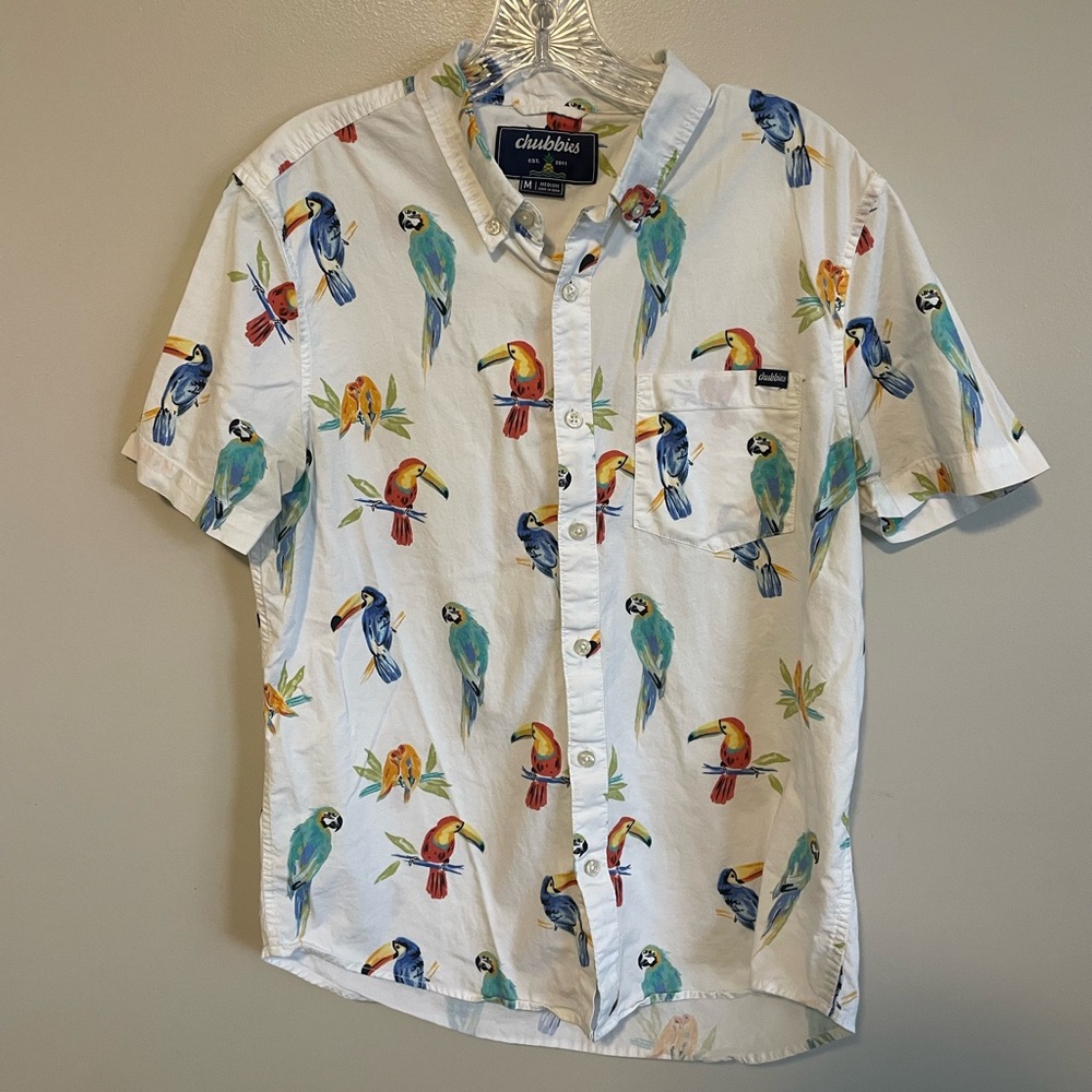 Chubbies Tropical Parrot Print Men's Button Down Shirt with Front Pocket